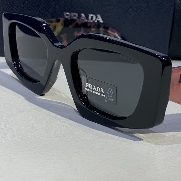 New Women’s Prada Sunglasses - Picture 5 of 8